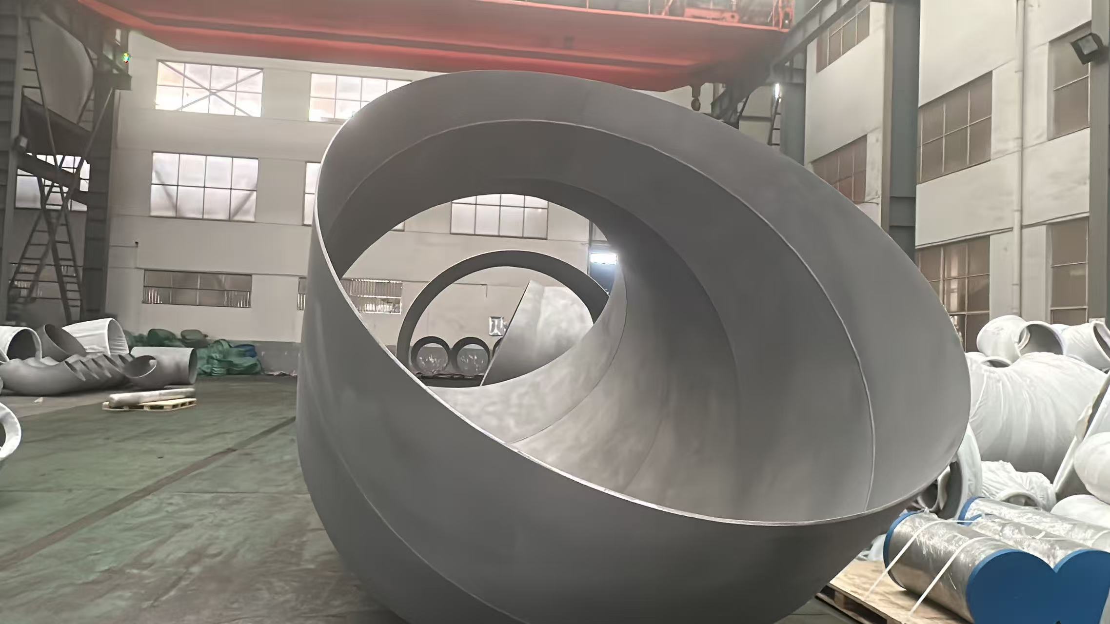 Wat zijn Butt Weld Equal T-stukken en hoe worden ze gebruikt in leidingwerk?